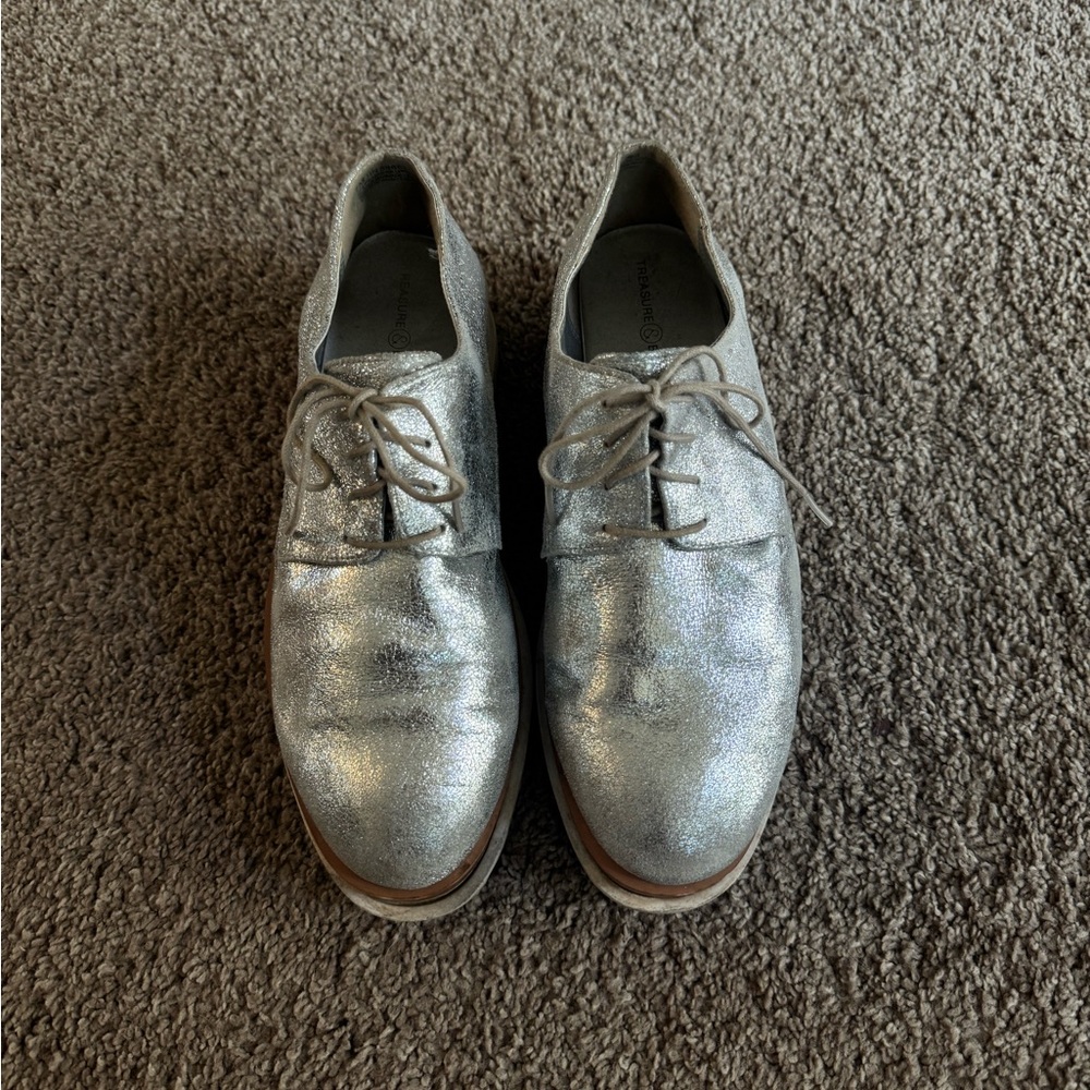 Treasure & Bond Noah Derby platform in metallic silver